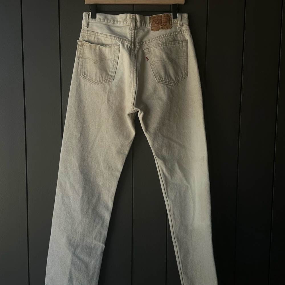 Vintage Levi’s 501 ( tagged 34x34 ) 
MADE IN USA 
gorgeous beige sand color.